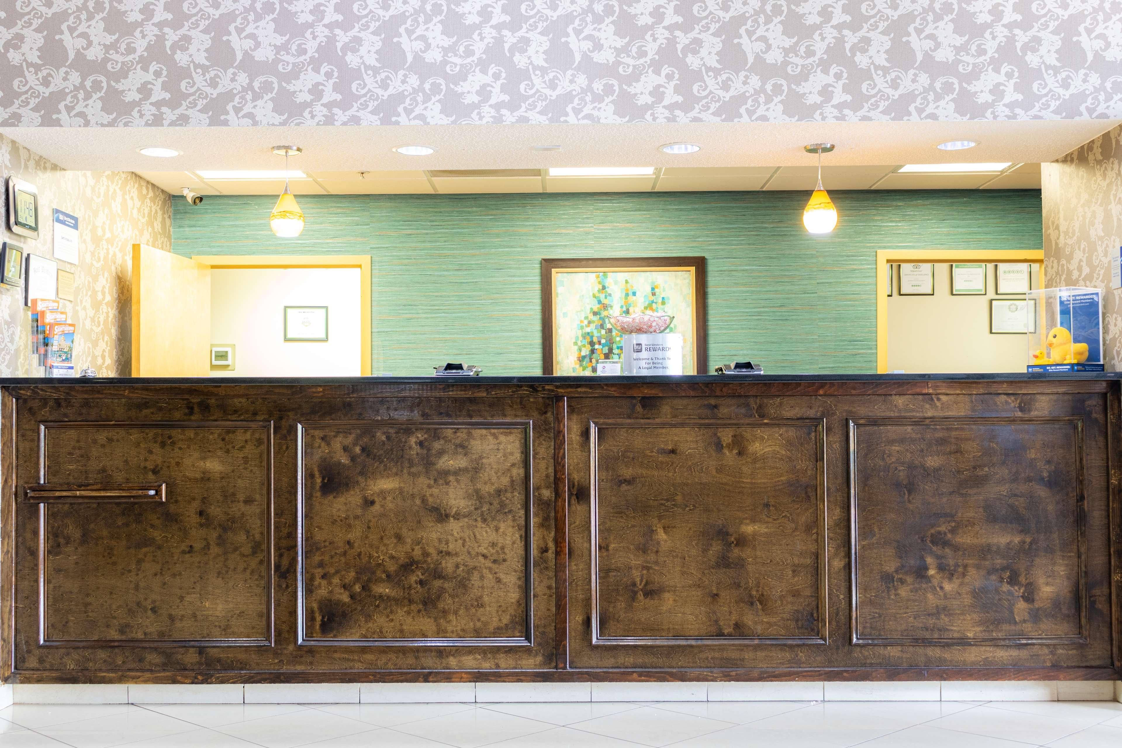 Best Western Plus Richmond Hill Inn Exterior foto